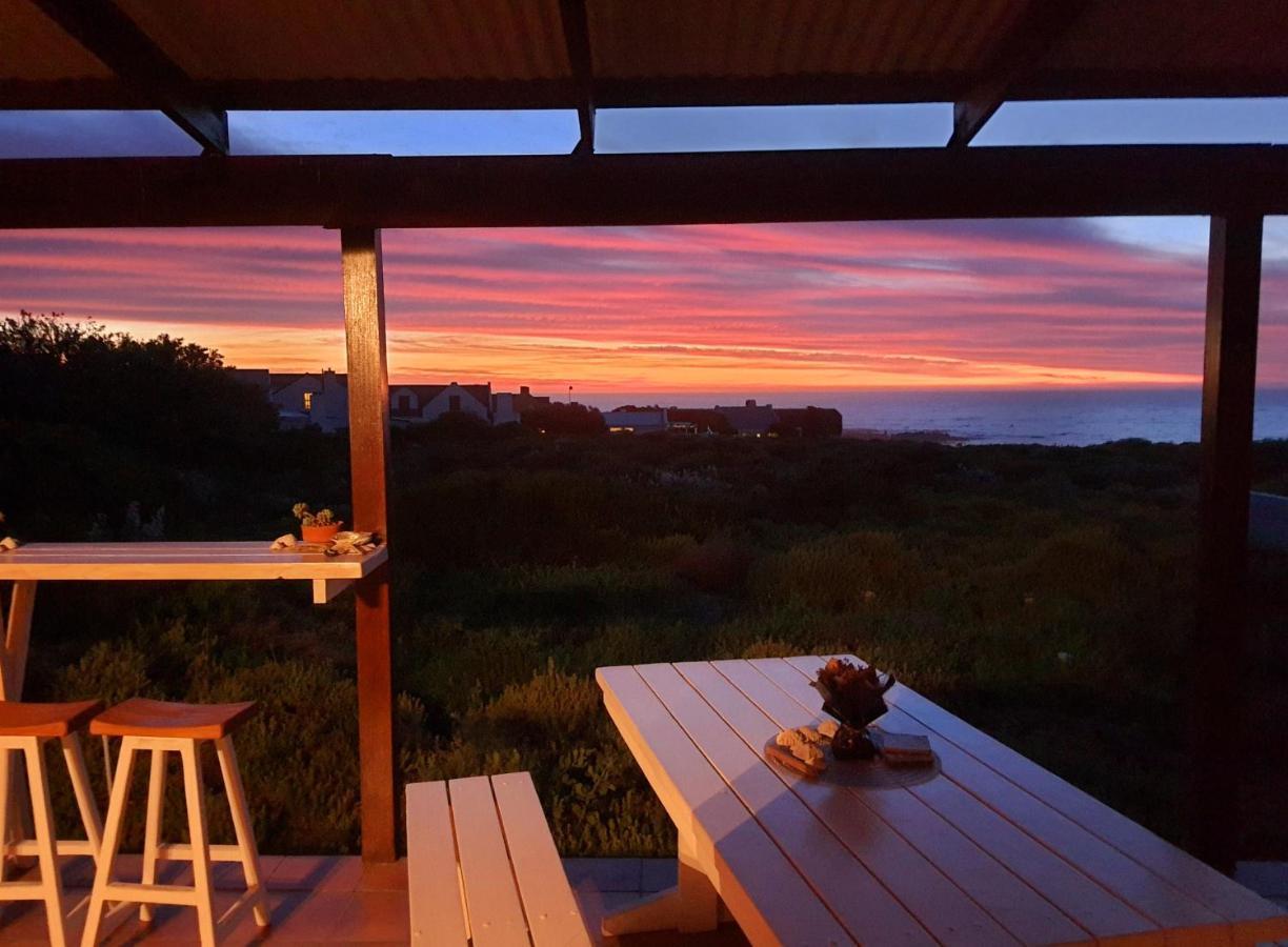West Coast Seaside Getaway Hotell Grotto Bay Exteriör bild