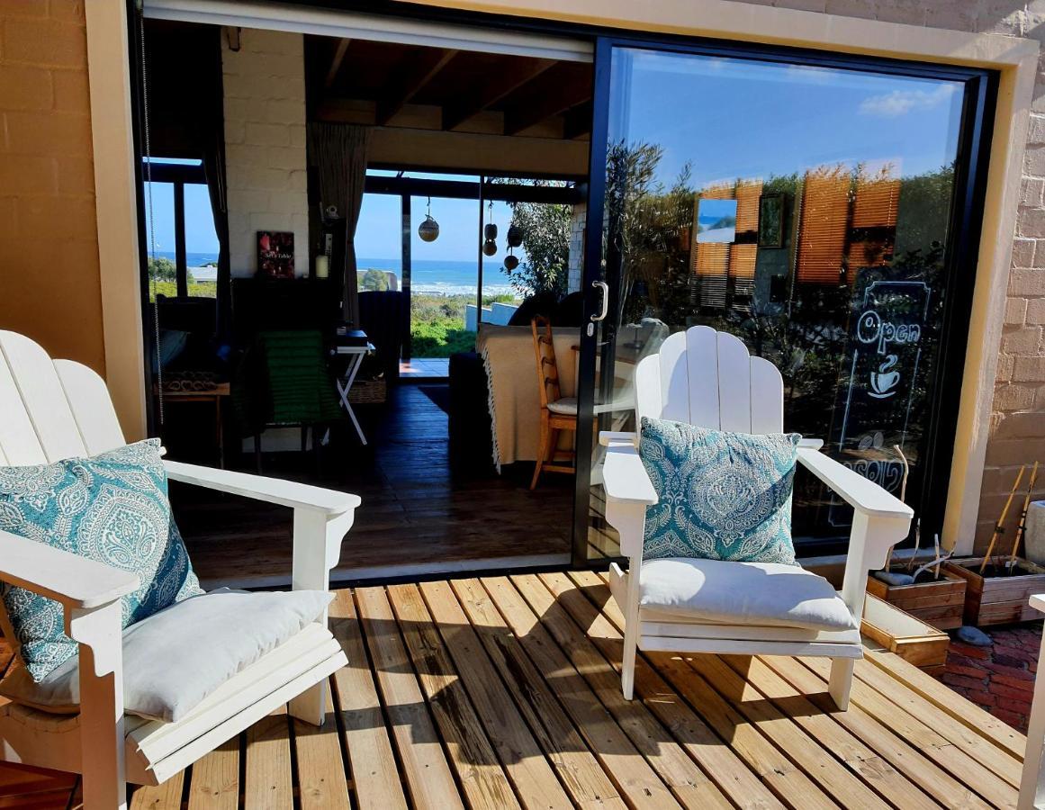 West Coast Seaside Getaway Hotell Grotto Bay Exteriör bild