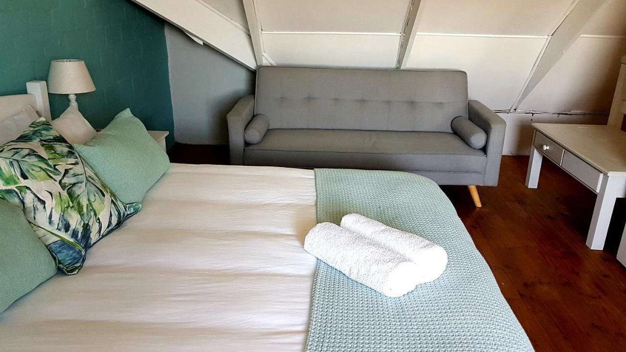 West Coast Seaside Getaway Hotell Grotto Bay Exteriör bild