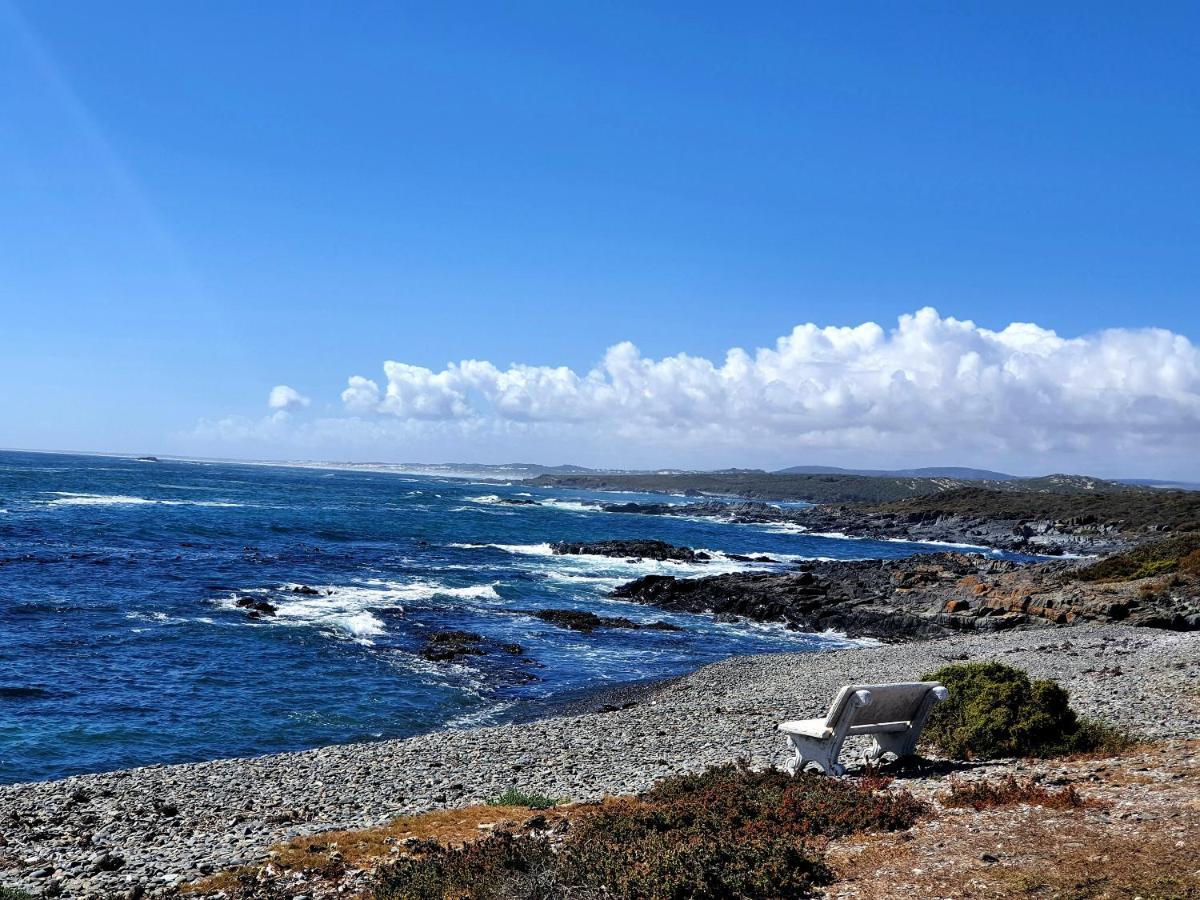 West Coast Seaside Getaway Hotell Grotto Bay Exteriör bild