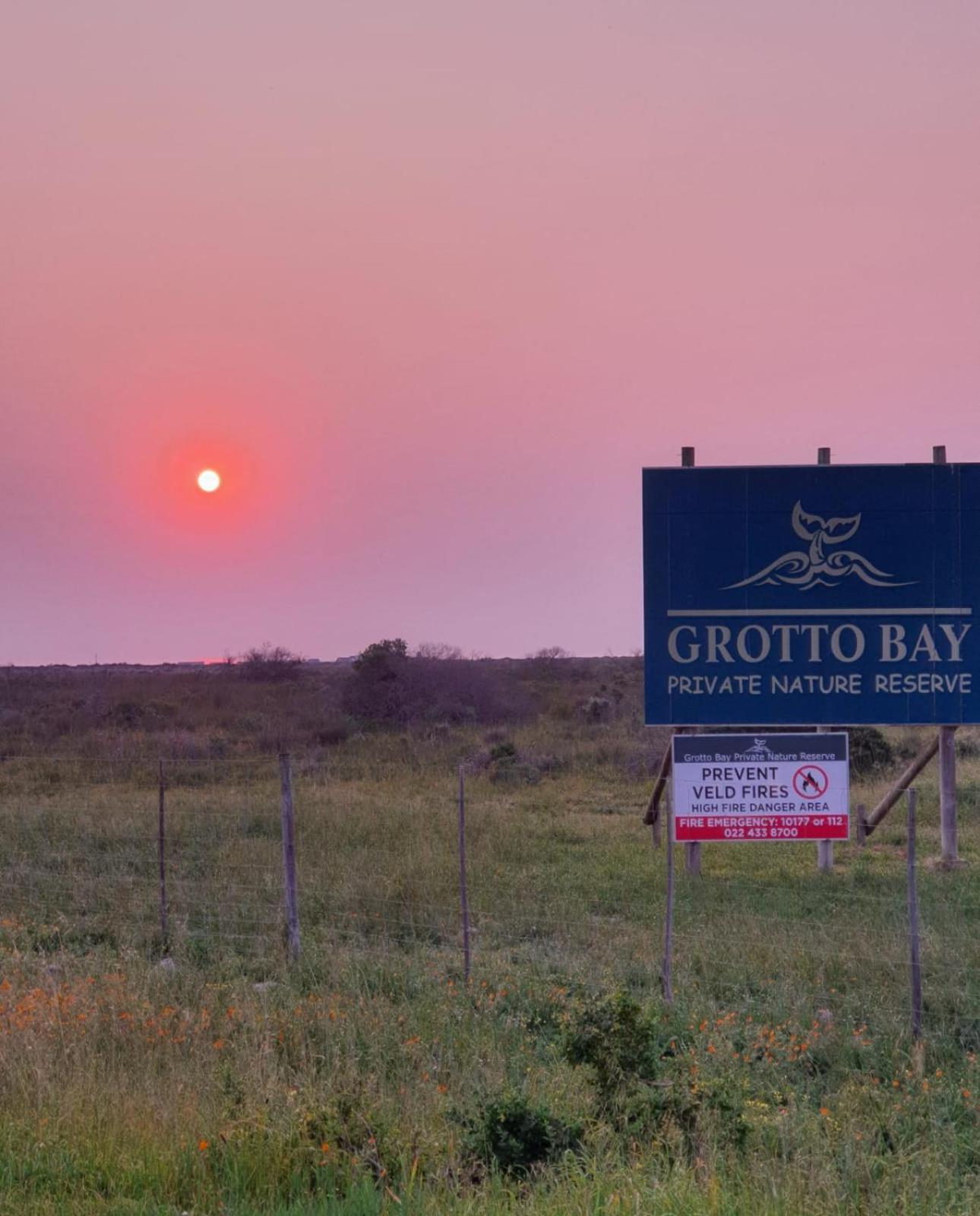 West Coast Seaside Getaway Hotell Grotto Bay Exteriör bild